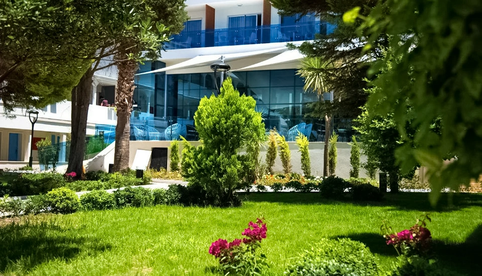 هتل فلورا گاردن افسوس کوش آداسی